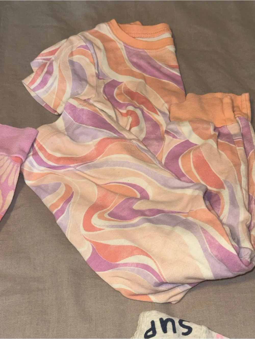 Lot of 6 pairs of Carters Pajamas - 5T
